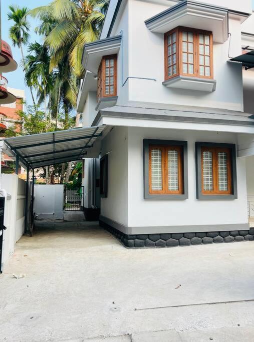 Home In Guruvayur-3 Bedroom Exterior photo
